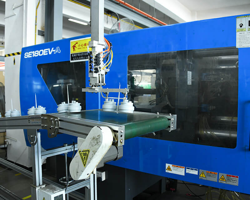 Precision-Injection-Molding-Machine